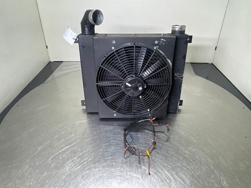 Ahlmann AZ14-4108508A/4181460A-Cooler/Kühler/Koeler - Motor de Máquina de construção: foto 1 Ahlmann AZ14-4108508A/4181460A-Cooler/Kühler/Koeler - Motor de Máquina de construção: foto 1