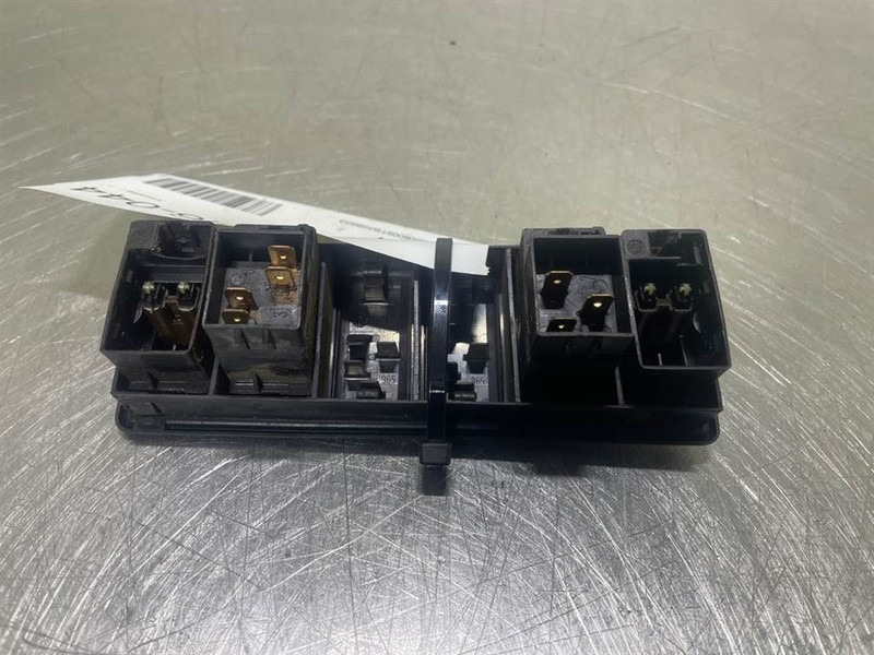 Ahlmann AZ6 - Switch/Schalter/Schakelaars - Sistema elétrico de Máquina de construção: foto 4 Ahlmann AZ6 - Switch/Schalter/Schakelaars - Sistema elétrico de Máquina de construção: foto 4