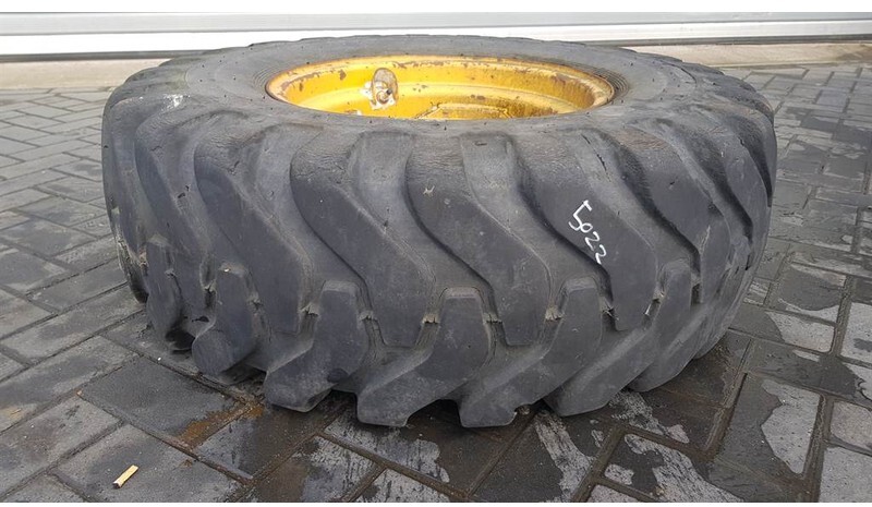 Berliner 14.5-20 MPT - Tyre/Reifen/Band - Jantes e pneus de Máquina de construção: foto 1 Berliner 14.5-20 MPT - Tyre/Reifen/Band - Jantes e pneus de Máquina de construção: foto 1