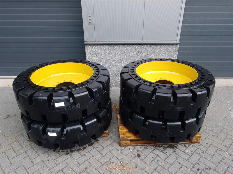 Cat 910/914 - 447-1131 - Tyre/Reifen/Band - Jantes e pneus de Máquina de construção: foto 2 Cat 910/914 - 447-1131 - Tyre/Reifen/Band - Jantes e pneus de Máquina de construção: foto 2