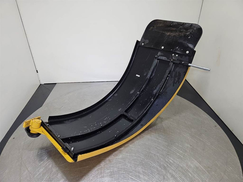 Cat 924-219-6911-Mud guard/Kotfluegel/Spatbord - Estrutura/ Châssis de Máquina de construção: foto 3 Cat 924-219-6911-Mud guard/Kotfluegel/Spatbord - Estrutura/ Châssis de Máquina de construção: foto 3