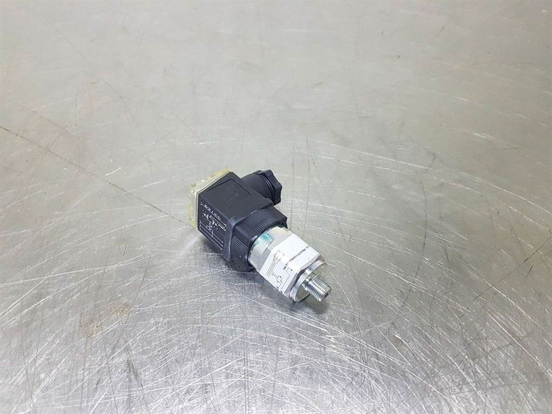 Hydac VMF 2 D.1 /-L24-301705-Clogging indicators - Sistema elétrico de Máquina de construção: foto 1 Hydac VMF 2 D.1 /-L24-301705-Clogging indicators - Sistema elétrico de Máquina de construção: foto 1