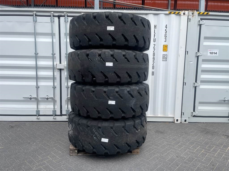 Hyundai HL740-9-Michelin 20.5R25-Tire/Reifen/Band - Jantes e pneus de Máquina de construção: foto 1 Hyundai HL740-9-Michelin 20.5R25-Tire/Reifen/Band - Jantes e pneus de Máquina de construção: foto 1