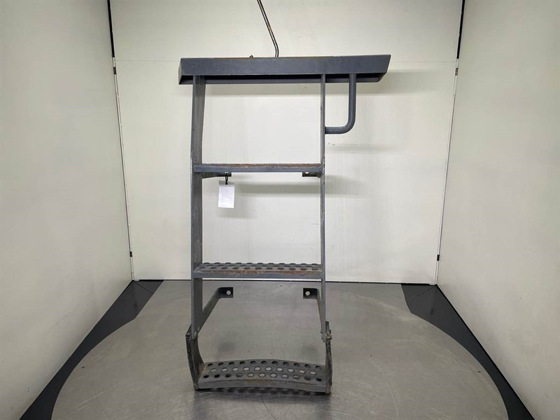 Komatsu WA270-3 - Stair panel/Trittstufen/Traptreden - Estrutura/ Châssis de Máquina de construção: foto 2 Komatsu WA270-3 - Stair panel/Trittstufen/Traptreden - Estrutura/ Châssis de Máquina de construção: foto 2