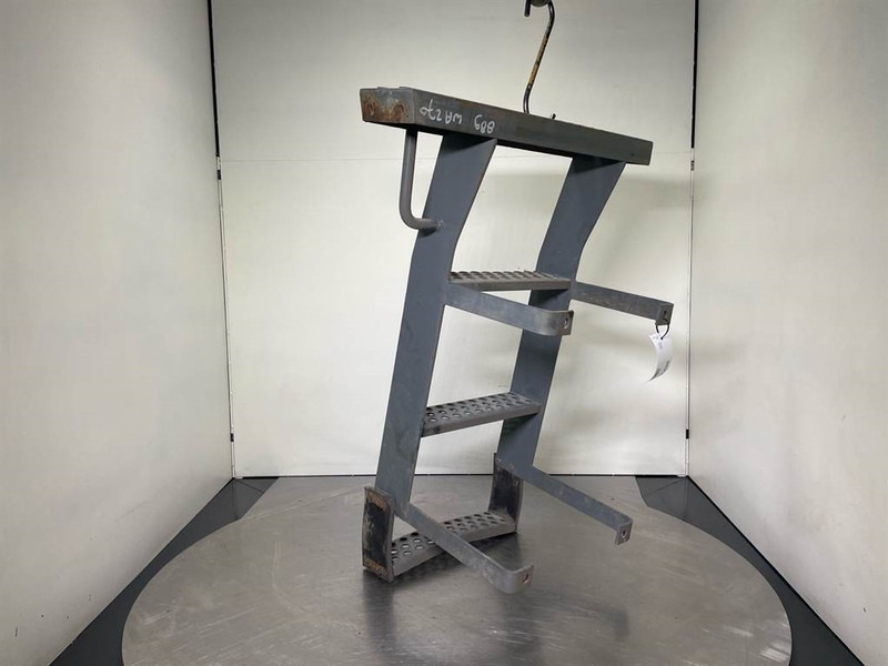 Komatsu WA270-3 - Stair panel/Trittstufen/Traptreden - Estrutura/ Châssis de Máquina de construção: foto 4 Komatsu WA270-3 - Stair panel/Trittstufen/Traptreden - Estrutura/ Châssis de Máquina de construção: foto 4