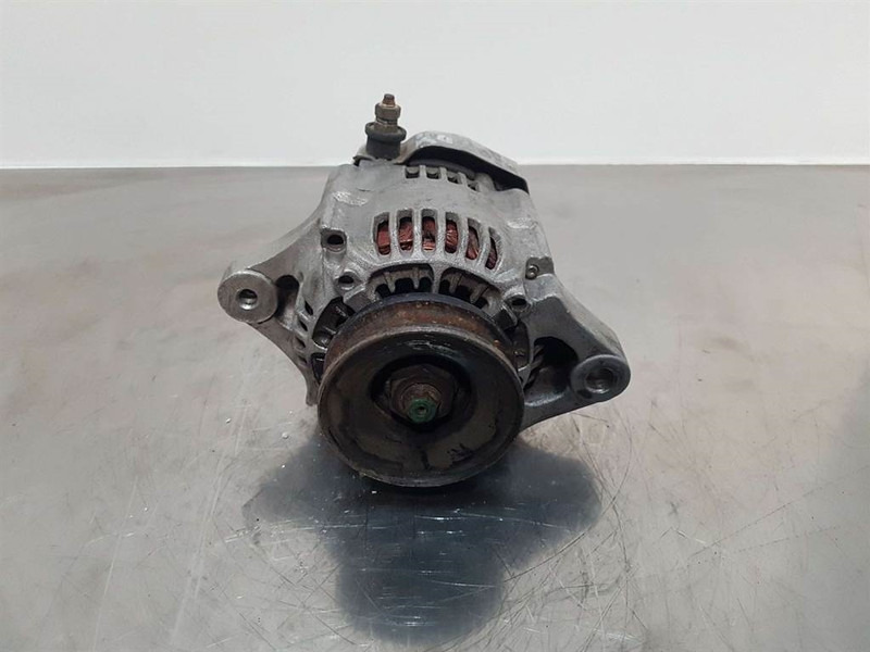 Kubota 12V 30A - Alternator/Lichtmaschine/Dynamo - Motor de Máquina de construção: foto 2 Kubota 12V 30A - Alternator/Lichtmaschine/Dynamo - Motor de Máquina de construção: foto 2