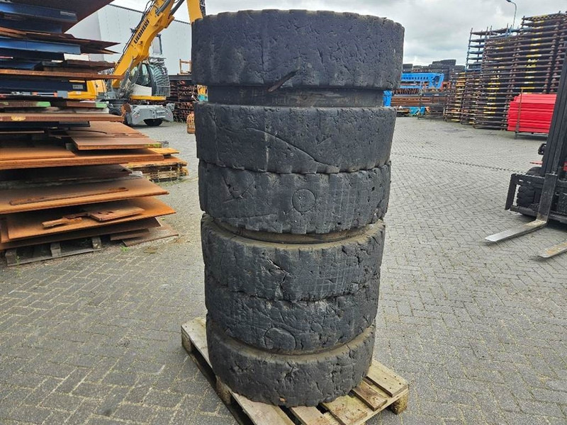 Liebherr 10.00-20 - Tire/Reifen/Band - Jantes e pneus de Máquina de construção: foto 3 Liebherr 10.00-20 - Tire/Reifen/Band - Jantes e pneus de Máquina de construção: foto 3