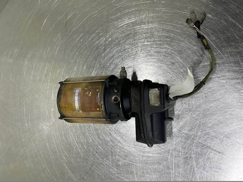 Liebherr A924B-10011910-Lubricating pump/Zentralsmierpumpe - Estrutura/ Châssis de Máquina de construção: foto 1 Liebherr A924B-10011910-Lubricating pump/Zentralsmierpumpe - Estrutura/ Châssis de Máquina de construção: foto 1