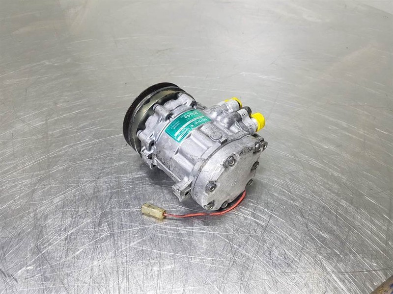 Liebherr L507-Sanden SD7B10-7170-Compressor/Kompressor - Compressor de ar condicionado de Máquina de construção: foto 2 Liebherr L507-Sanden SD7B10-7170-Compressor/Kompressor - Compressor de ar condicionado de Máquina de construção: foto 2