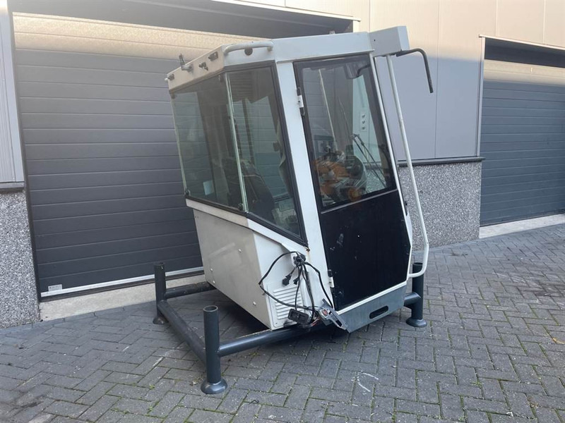 Liebherr L514 Speeder-9841079-Cabin/Kabine/Cabine - Cabine e interior de Máquina de construção: foto 5 Liebherr L514 Speeder-9841079-Cabin/Kabine/Cabine - Cabine e interior de Máquina de construção: foto 5