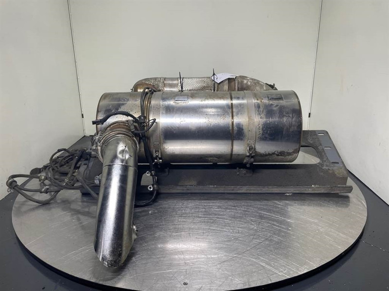 Liebherr L556-10144041-Particulate filter/Partikelfilter - Motor de Máquina de construção: foto 3 Liebherr L556-10144041-Particulate filter/Partikelfilter - Motor de Máquina de construção: foto 3