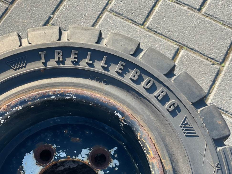 Linde -Trelleborg 200/50-10-Tire/Reifen/Band - Jantes e pneus de Máquina de construção: foto 4 Linde -Trelleborg 200/50-10-Tire/Reifen/Band - Jantes e pneus de Máquina de construção: foto 4