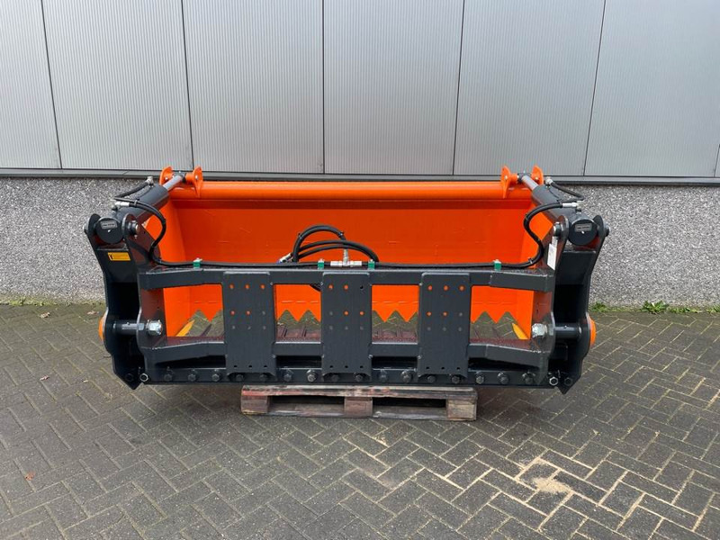 MAMMUT SC220M - Silage cutter/Silageschneider/Kuilhapper - Equipamento para silagem: foto 3 MAMMUT SC220M - Silage cutter/Silageschneider/Kuilhapper - Equipamento para silagem: foto 3
