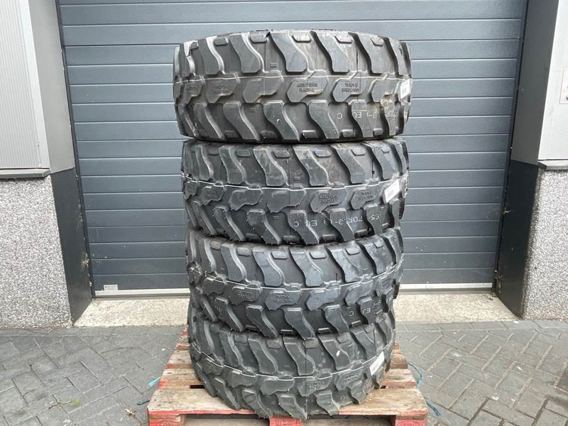 Magna 405/70R18-Tire/Reifen/Band - Jantes e pneus de Máquina de construção: foto 1 Magna 405/70R18-Tire/Reifen/Band - Jantes e pneus de Máquina de construção: foto 1