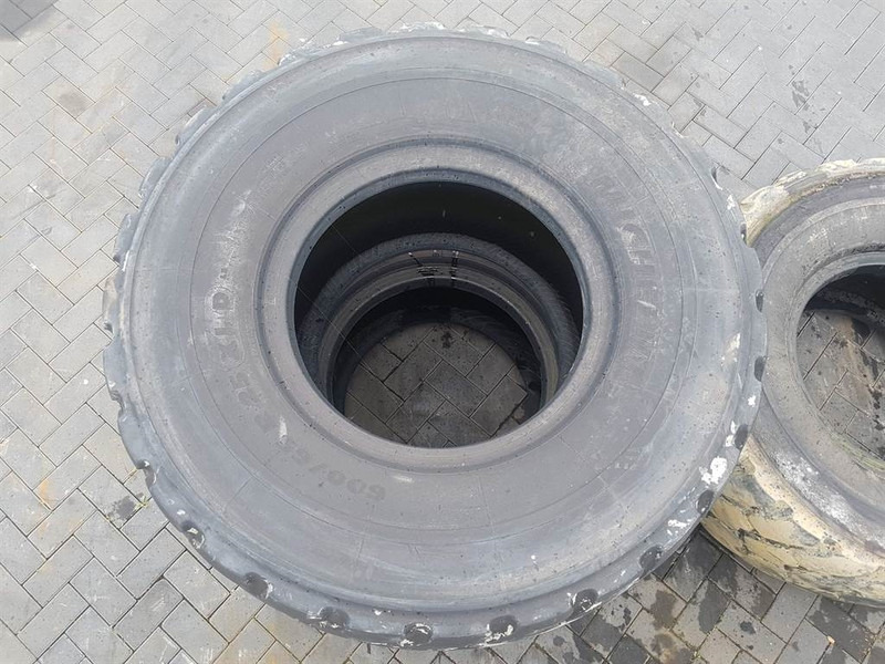 Michelin 600/65R25 - Tyre/Reifen/Band - Jantes e pneus de Máquina de construção: foto 2 Michelin 600/65R25 - Tyre/Reifen/Band - Jantes e pneus de Máquina de construção: foto 2