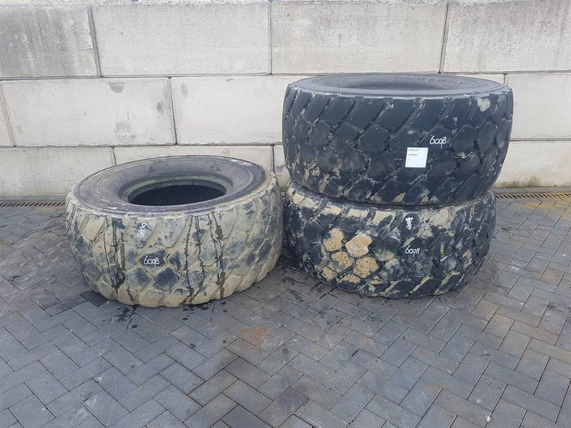 Michelin 600/65R25 - Tyre/Reifen/Band - Jantes e pneus de Máquina de construção: foto 1 Michelin 600/65R25 - Tyre/Reifen/Band - Jantes e pneus de Máquina de construção: foto 1