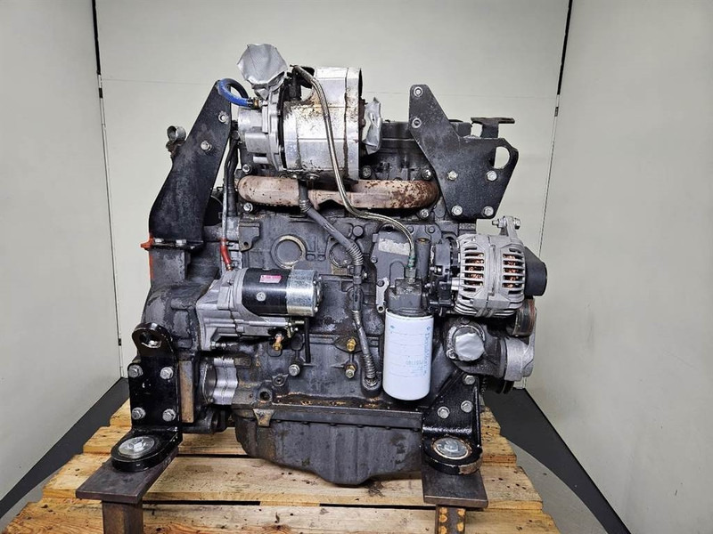 New Holland W110C-FPT F4HFE413J-Engine/Motor - Motor de Máquina de construção: foto 4 New Holland W110C-FPT F4HFE413J-Engine/Motor - Motor de Máquina de construção: foto 4