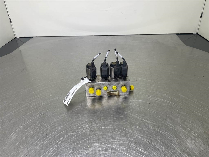 Sennebogen 835E-142529-Valve/Ventile/Ventiel - Hidráulica de Máquina de construção: foto 1 Sennebogen 835E-142529-Valve/Ventile/Ventiel - Hidráulica de Máquina de construção: foto 1