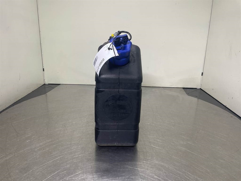 Sennebogen 835E-Cummins 4387616-AdBlue tank - Estrutura/ Châssis de Máquina de construção: foto 3 Sennebogen 835E-Cummins 4387616-AdBlue tank - Estrutura/ Châssis de Máquina de construção: foto 3