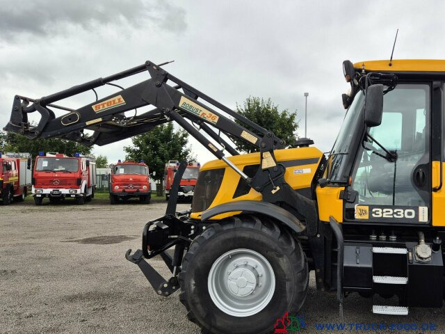 Trator JCB Fastrac HMV 3230 2 Zapfwellen + Frontheber Stoll: foto 10