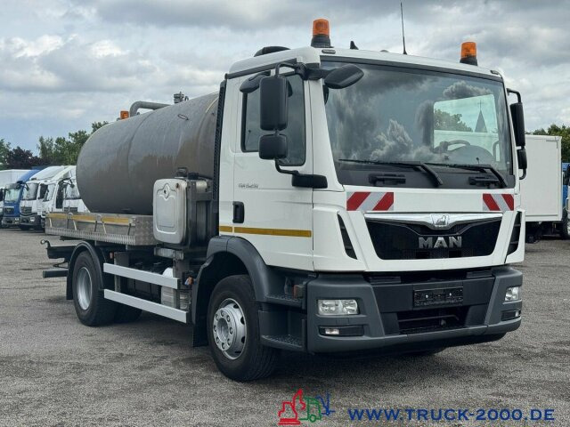 MAN TGM 15.250 Fäkalien- Saugwagen 8.000 Liter Klima - Caminhão limpa fossa: foto 5 MAN TGM 15.250 Fäkalien- Saugwagen 8.000 Liter Klima - Caminhão limpa fossa: foto 5