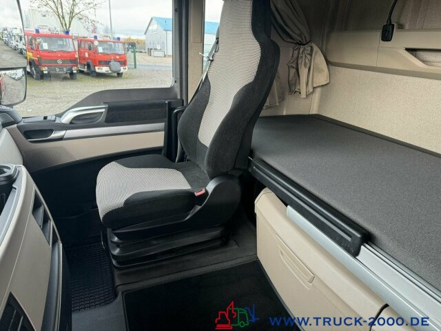 MAN TGX 18.360 BDF XL Haus Bett Standheizung 277TKM - Caminhão transportador de contêineres/ Caixa móvel: foto 2 MAN TGX 18.360 BDF XL Haus Bett Standheizung 277TKM - Caminhão transportador de contêineres/ Caixa móvel: foto 2