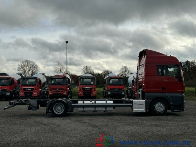 Caminhão transportador de contêineres/ Caixa móvel MAN TGX 18.360 BDF XL Haus Bett Standheizung 277TKM: foto 10
