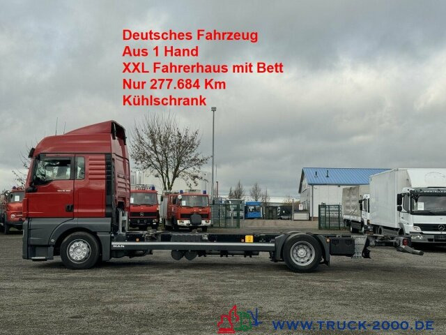 MAN TGX 18.360 BDF XL Haus Bett Standheizung 277TKM - Caminhão transportador de contêineres/ Caixa móvel: foto 1 MAN TGX 18.360 BDF XL Haus Bett Standheizung 277TKM - Caminhão transportador de contêineres/ Caixa móvel: foto 1