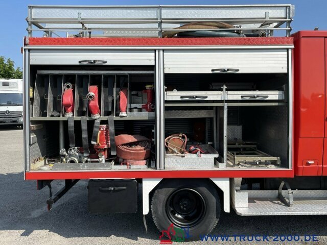 Mercedes-Benz 814 D Metz Feuerwehr inkl Löschpumpe 9 Sitzer - Carrinha de contentor, Carrinha cabine dupla: foto 5 Mercedes-Benz 814 D Metz Feuerwehr inkl Löschpumpe 9 Sitzer - Carrinha de contentor, Carrinha cabine dupla: foto 5