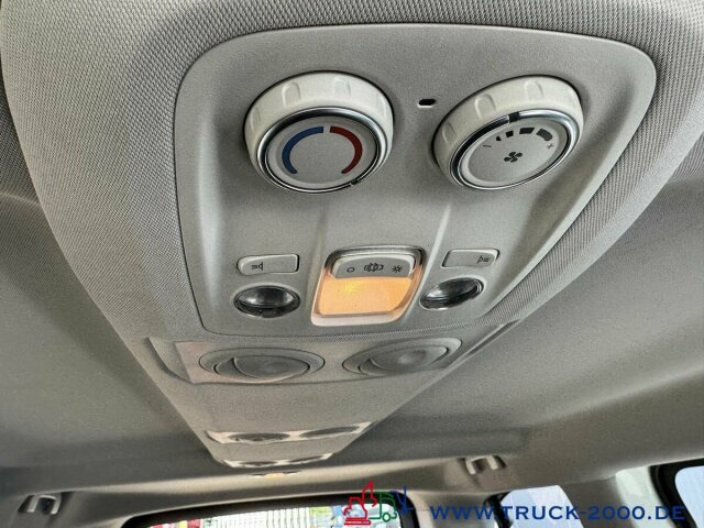 Opel Vivaro 9 Sitzer Klima vorne & hinten Navi + DAB - Micro-ônibus, Furgão de passageiros: foto 3 Opel Vivaro 9 Sitzer Klima vorne & hinten Navi + DAB - Micro-ônibus, Furgão de passageiros: foto 3