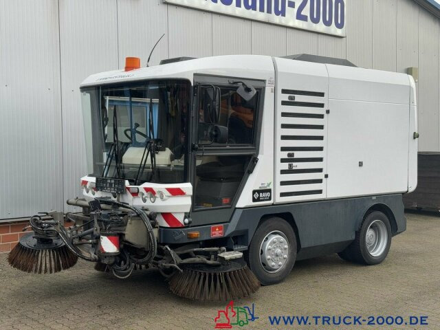 Ravo 540 3 Besensystem Sweeper + Sprühen 50 Km/h - Varredora urbana: foto 1 Ravo 540 3 Besensystem Sweeper + Sprühen 50 Km/h - Varredora urbana: foto 1