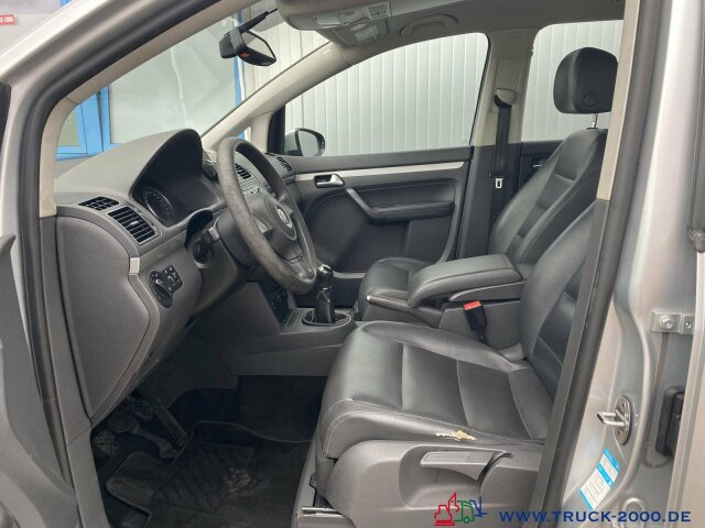Volkswagen Touran 1.6 TDI BMT Trendline Styling/Sitzhzg./BC - Automóvel: foto 3 Volkswagen Touran 1.6 TDI BMT Trendline Styling/Sitzhzg./BC - Automóvel: foto 3