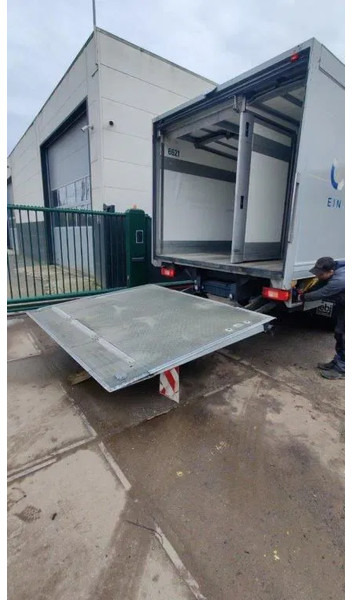 Dhollandia Tailgate / Loadboard / Laadklep / Achtersluitklep 2000 kg MBB / Palfinger / B.A.R. Cargolift - Rampa hidráulica: foto 1 Dhollandia Tailgate / Loadboard / Laadklep / Achtersluitklep 2000 kg MBB / Palfinger / B.A.R. Cargolift - Rampa hidráulica: foto 1