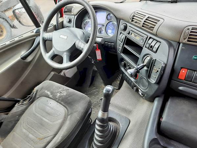 DAF CF75.360 MANUAL GEARBOX - Caminhão transportador de contêineres/ Caixa móvel: foto 5 DAF CF75.360 MANUAL GEARBOX - Caminhão transportador de contêineres/ Caixa móvel: foto 5