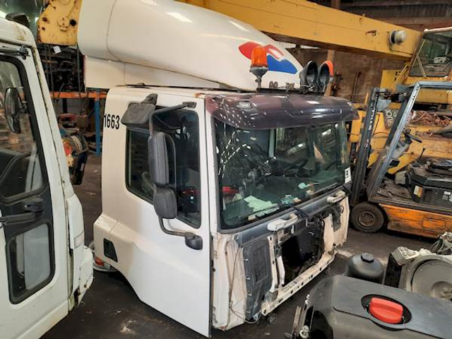 DAF CF75 DAYCAB - Cabine e interior de Caminhão: foto 2 DAF CF75 DAYCAB - Cabine e interior de Caminhão: foto 2