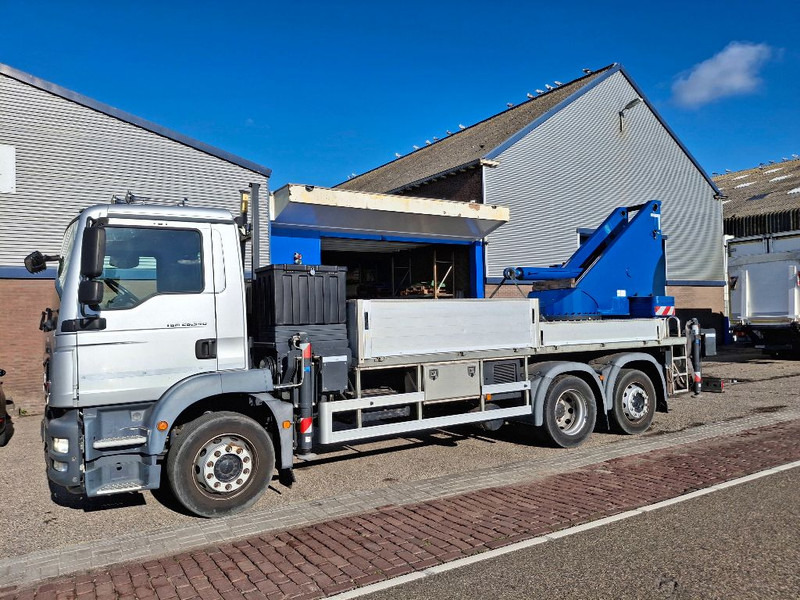 MAN TGM 26.340 6x2 - Caminhão furgão: foto 2 MAN TGM 26.340 6x2 - Caminhão furgão: foto 2