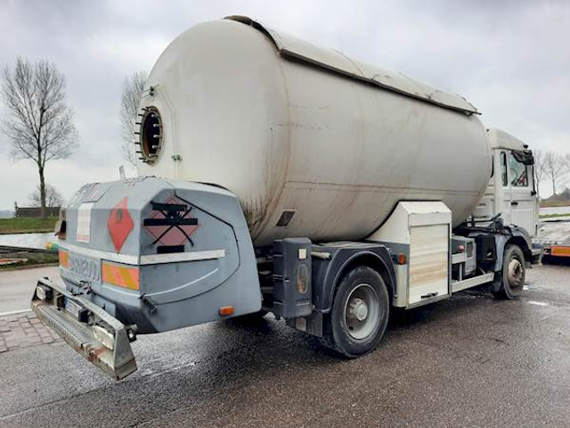 Renault MIDLINER M210 GAS / LPG - Caminhão tanque: foto 3 Renault MIDLINER M210 GAS / LPG - Caminhão tanque: foto 3