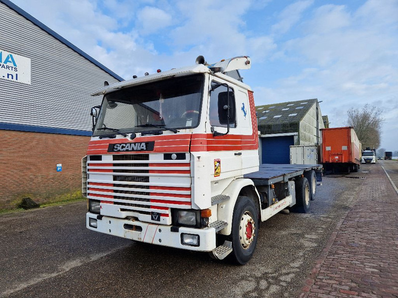 Scania R 142 H 6X2 V8 - Camião de caixa aberta/ Plataforma: foto 1 Scania R 142 H 6X2 V8 - Camião de caixa aberta/ Plataforma: foto 1