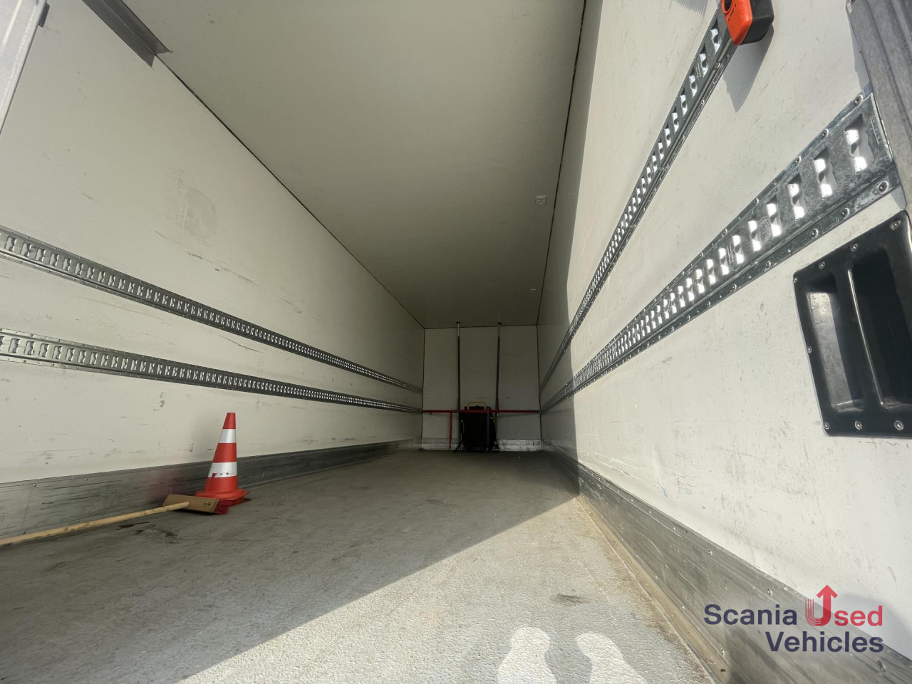 SCANIA 25P BEV B4x2NA ELECTRIC TAIL LIFT 2.5T 760X250X264 - Caminhão furgão, Caminhão elétrico: foto 2 SCANIA 25P BEV B4x2NA ELECTRIC TAIL LIFT 2.5T 760X250X264 - Caminhão furgão, Caminhão elétrico: foto 2