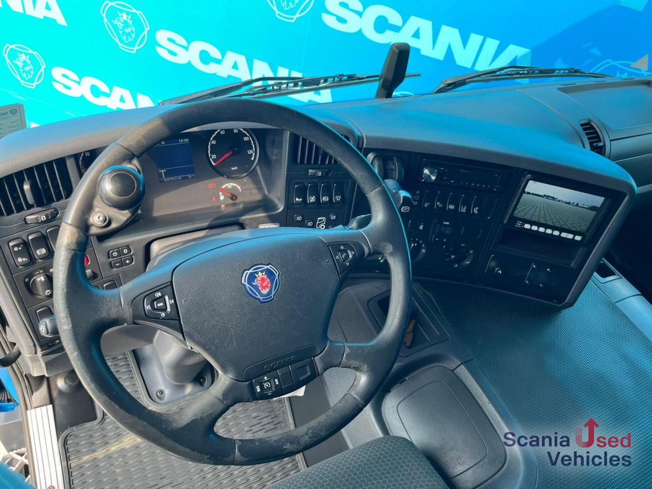 SCANIA P 250 DB4x2MNA AIRCO TAILLIFT 1.5T BOX 675X250X235 - Caminhão furgão: foto 2 SCANIA P 250 DB4x2MNA AIRCO TAILLIFT 1.5T BOX 675X250X235 - Caminhão furgão: foto 2