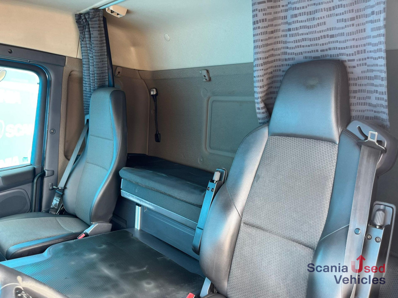 SCANIA P 250 DB4x2MNA AIRCO TAILLIFT 1.5T BOX 675X250X235 - Caminhão furgão: foto 4 SCANIA P 250 DB4x2MNA AIRCO TAILLIFT 1.5T BOX 675X250X235 - Caminhão furgão: foto 4