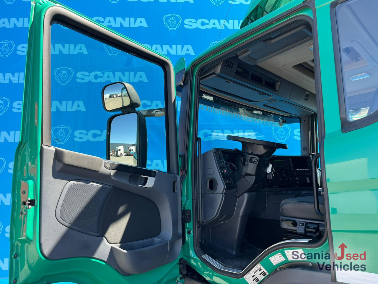 SCANIA P 320 DB6x2*4MNB RETARDER FULL AIR 8T TAIL LIFT 2T - Caminhão chassi: foto 3 SCANIA P 320 DB6x2*4MNB RETARDER FULL AIR 8T TAIL LIFT 2T - Caminhão chassi: foto 3