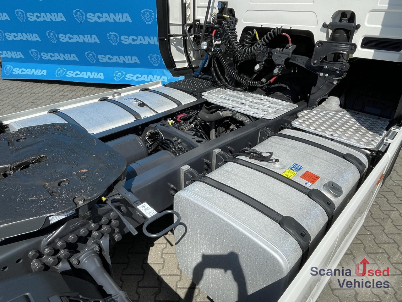 SCANIA R 450 A4x2NA DIFF-L RETARDER ACC 2X TANK - Tractor: foto 2 SCANIA R 450 A4x2NA DIFF-L RETARDER ACC 2X TANK - Tractor: foto 2
