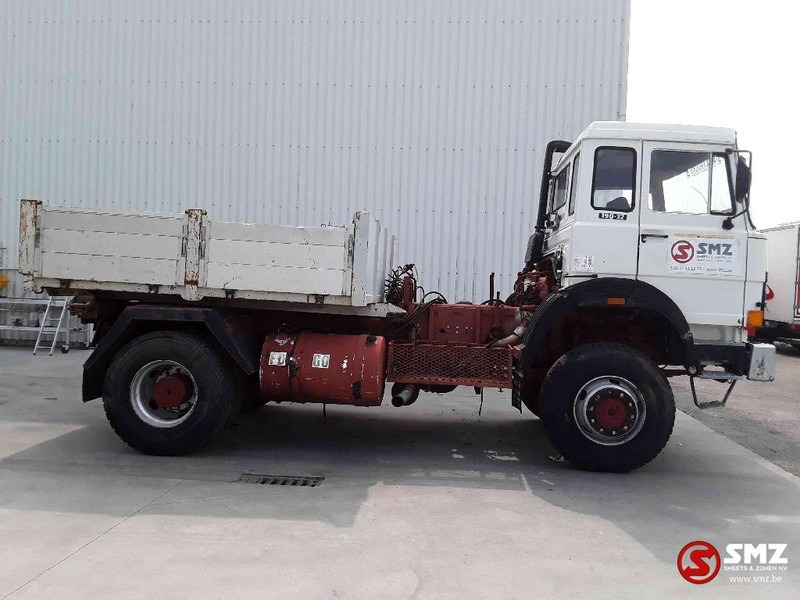 Iveco Magirus 190.32 4x4 tractor french -francais - Camião de caixa aberta/ Plataforma: foto 4 Iveco Magirus 190.32 4x4 tractor french -francais - Camião de caixa aberta/ Plataforma: foto 4