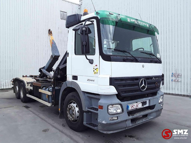 Mercedes-Benz Actros 2544 hiab 102.2 remote hook retarder - Caminhão transportador de contêineres/ Caixa móvel, Caminhão grua: foto 1 Mercedes-Benz Actros 2544 hiab 102.2 remote hook retarder - Caminhão transportador de contêineres/ Caixa móvel, Caminhão grua: foto 1