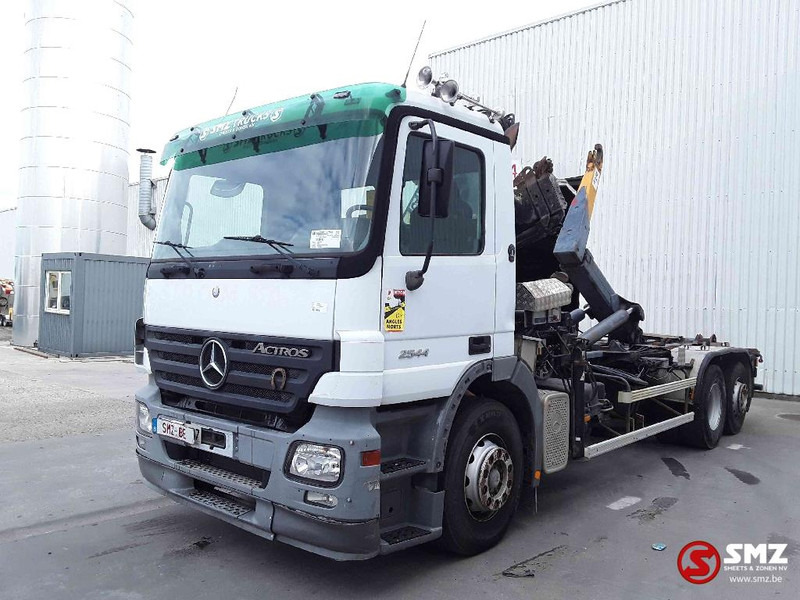 Mercedes-Benz Actros 2544 hiab 102.2 remote hook retarder - Caminhão transportador de contêineres/ Caixa móvel, Caminhão grua: foto 3 Mercedes-Benz Actros 2544 hiab 102.2 remote hook retarder - Caminhão transportador de contêineres/ Caixa móvel, Caminhão grua: foto 3
