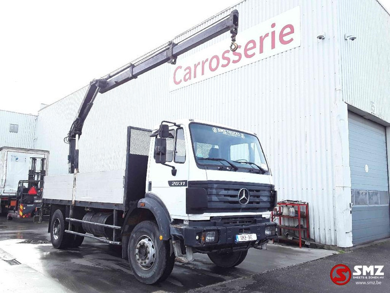 Mercedes-Benz SK 2031 lames manual - Camião de caixa aberta/ Plataforma, Caminhão grua: foto 1 Mercedes-Benz SK 2031 lames manual - Camião de caixa aberta/ Plataforma, Caminhão grua: foto 1