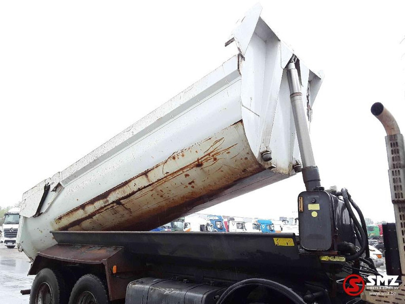 Caminhão basculante Renault Kerax 450 8x4 retarder: foto 12 Caminhão basculante Renault Kerax 450 8x4 retarder: foto 12