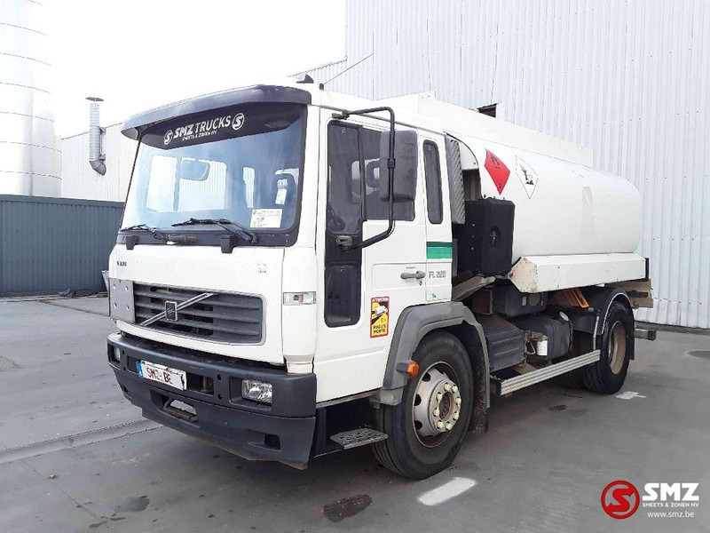 Volvo FL6 220 10000L lames - Caminhão tanque: foto 3 Volvo FL6 220 10000L lames - Caminhão tanque: foto 3