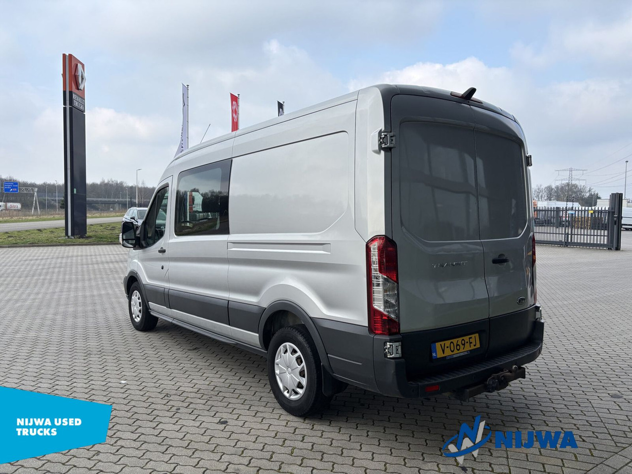 Ford Transit 130 L3H2 Dubbele cabine + Trekhaak - Furgão compacto, Carrinha cabine dupla: foto 4 Ford Transit 130 L3H2 Dubbele cabine + Trekhaak - Furgão compacto, Carrinha cabine dupla: foto 4